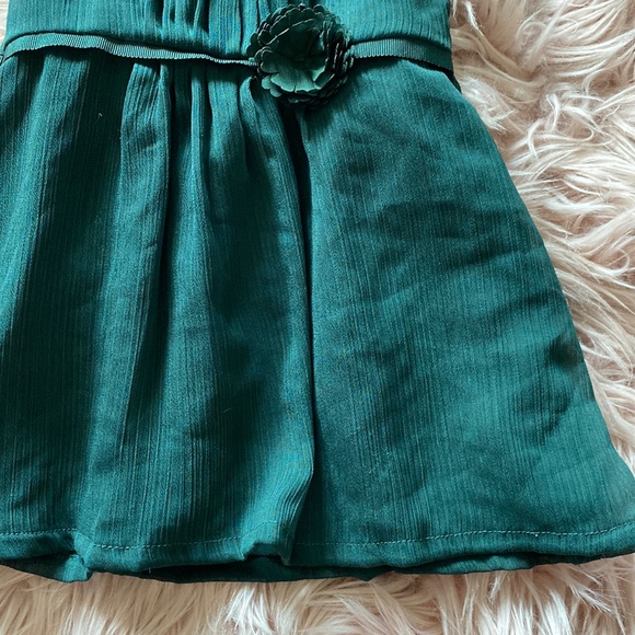 Beautiful Green Dress - Picture 2 of 4